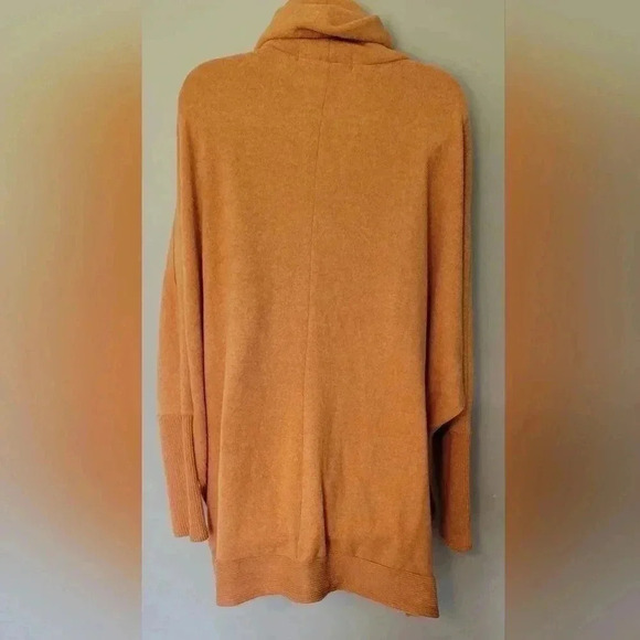 NWT SIZE XLG WHATNOT BOUTIQUE Oversized Peach High Low Cowl Neck Poncho Sweater - Picture 2 of 7